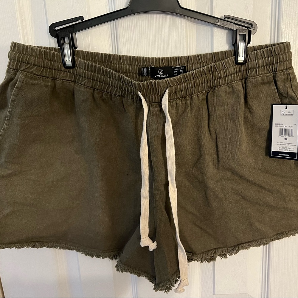 Women’s shorts size XL khaki green